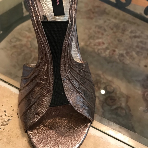 Shoes - Picture 2 of 4